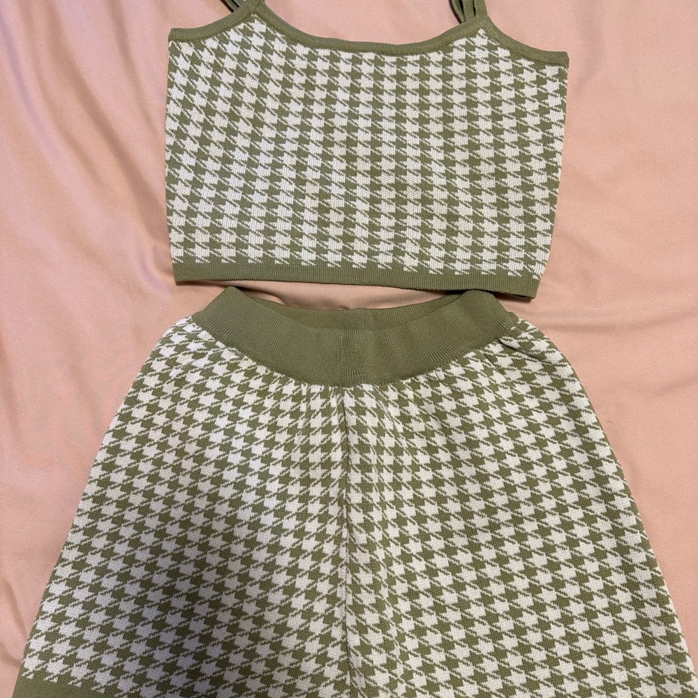 Brand new matching short set